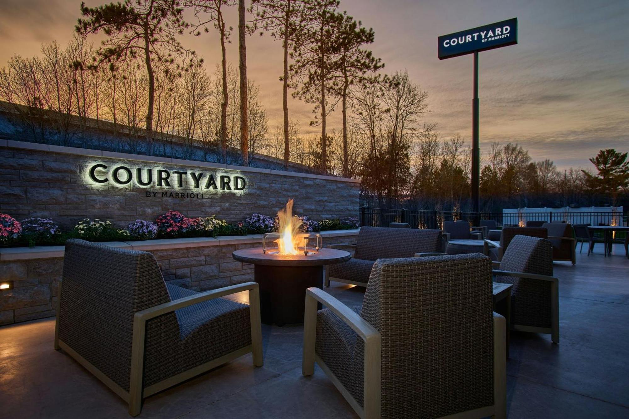 Courtyard Wausau Zewnętrze zdjęcie